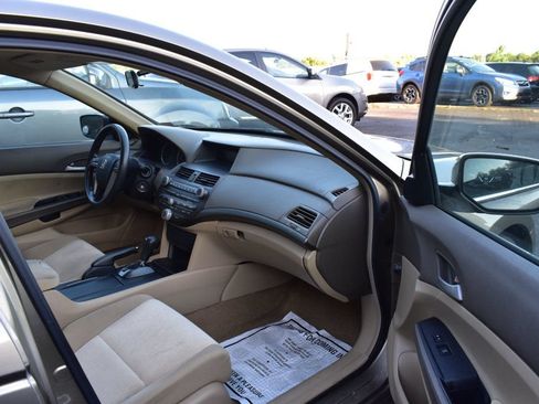 Used 2009 Honda Accord LX-P image 17