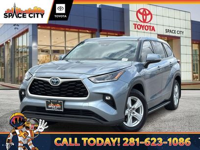 Used 2021 Toyota Highlander LE