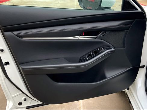 Used 2025 MAZDA MAZDA3 s image 10