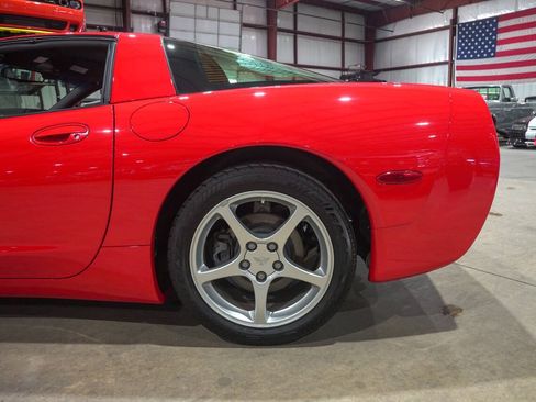 Used 2001 Chevrolet Corvette Coupe RWD image 5