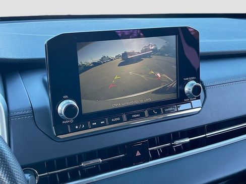 Used 2024 Mitsubishi Outlander ES image 13