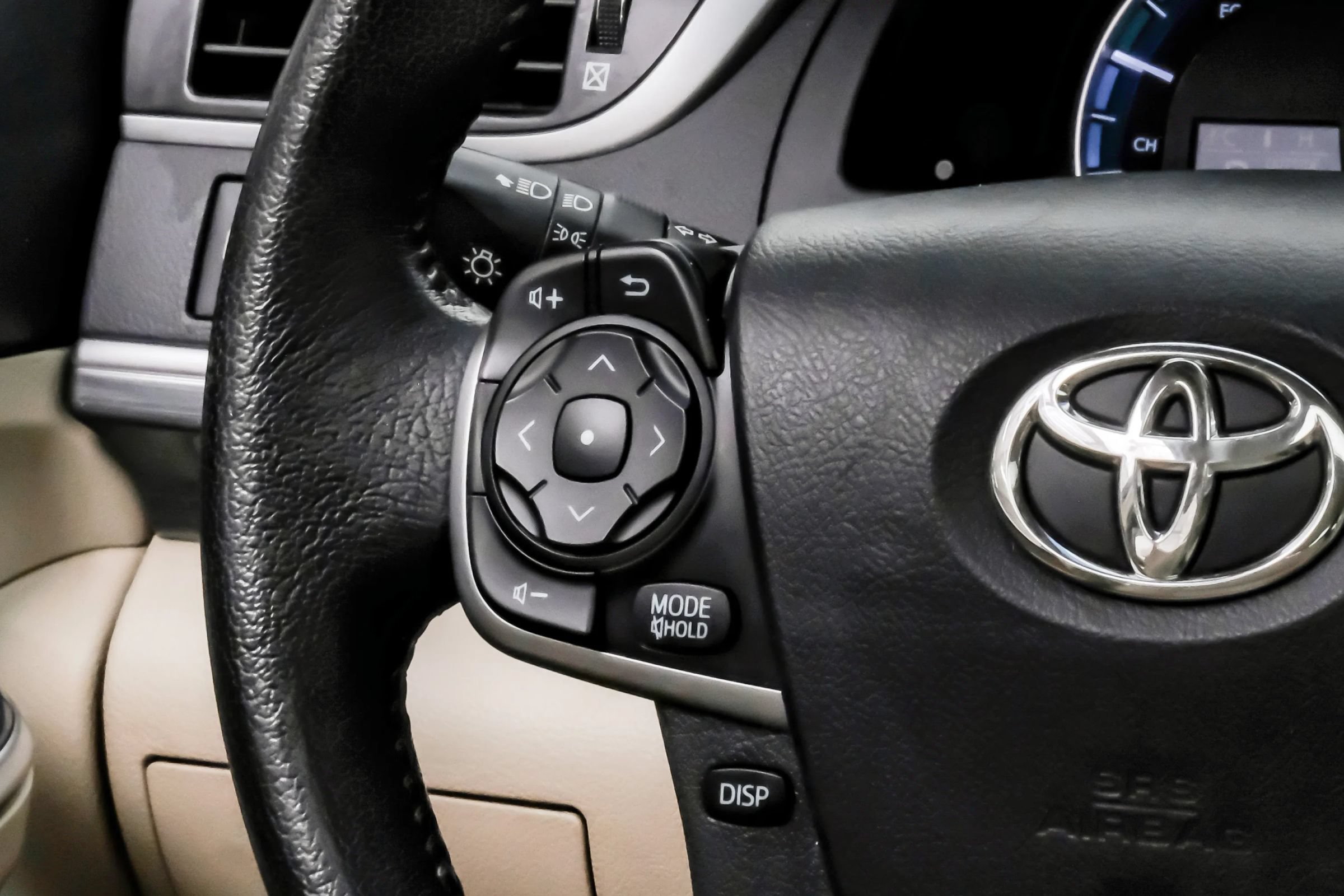 Used 2013 Toyota Camry XLE w/ Leather Pkg FWD image 16