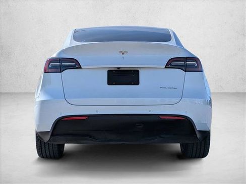 Used 2021 Tesla Model Y Long Range image 6