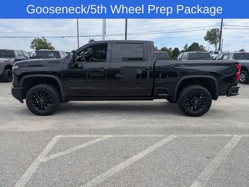 Used 2025 Chevrolet Silverado 2500 High Country w/ High Country Premium Package AWD/4WD image 7
