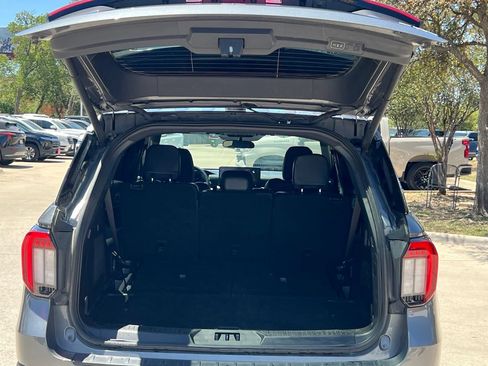 Used 2025 Ford Explorer ST-Line w/ ST-Line Street Pack AWD/4WD image 23