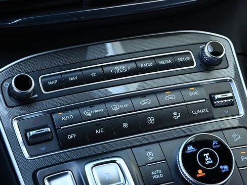 Used 2023 Hyundai Santa Fe Calligraphy image 20