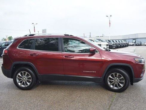 Used 2019 Jeep Cherokee Latitude Plus AWD/4WD image 9