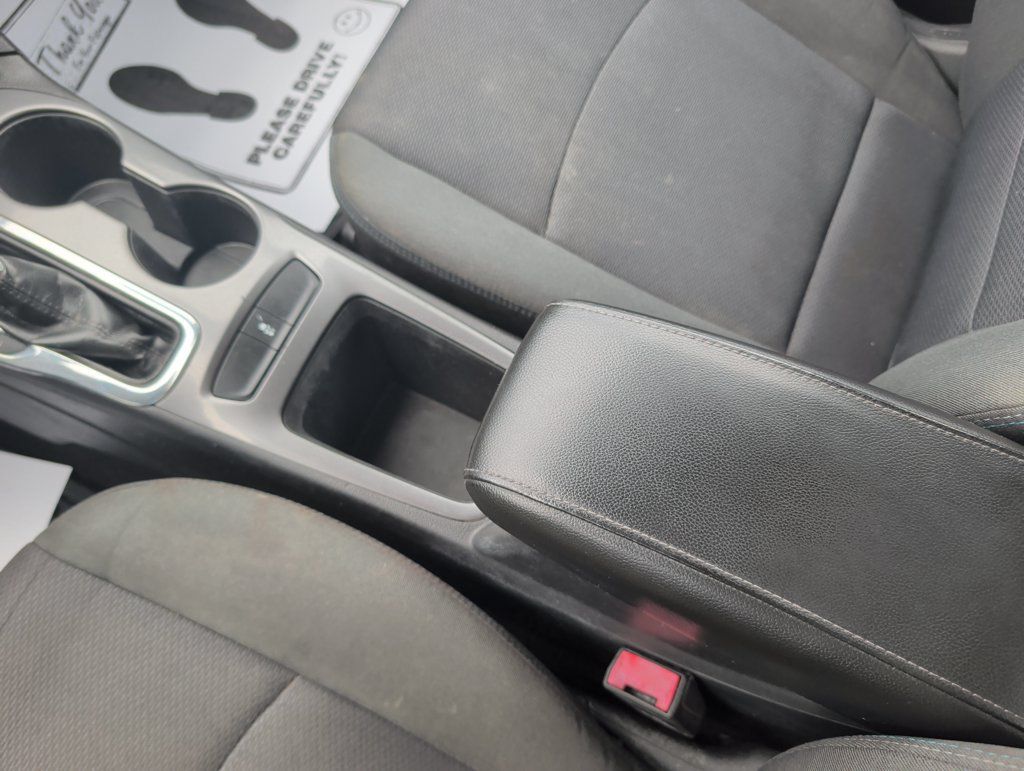 Used 2018 Chevrolet Cruze LT FWD image 16