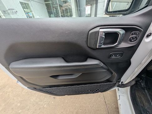 Used 2023 Jeep Wrangler Sahara image 36