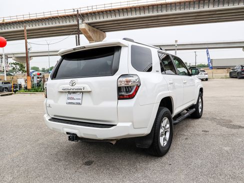 Used 2022 Toyota 4Runner SR5 Premium w/ Moonroof Package AWD/4WD image 7