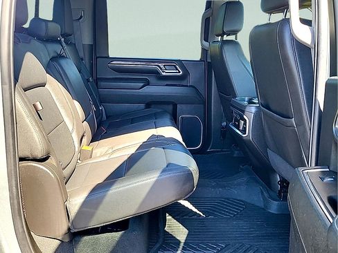 Used 2024 Chevrolet Silverado 3500 LTZ AWD/4WD image 11