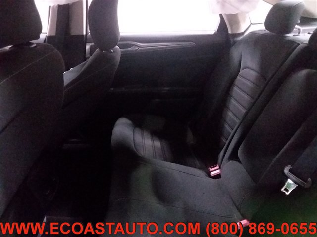 Used 2019 Ford Fusion SE FWD image 13