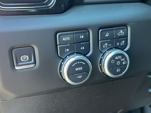 Certified 2025 GMC Sierra 2500 AT4 AWD/4WD image 30