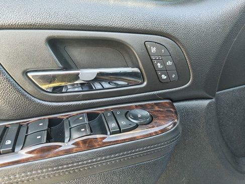 Used 2014 GMC Yukon Denali AWD/4WD image 16
