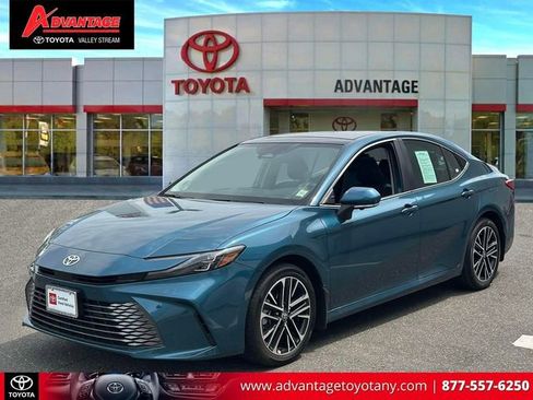 Used 2026 Toyota Camry XLE w/ Premium Plus Package AWD/4WD image 4