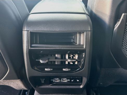 Used 2023 Jeep Grand Cherokee Limited RWD image 22