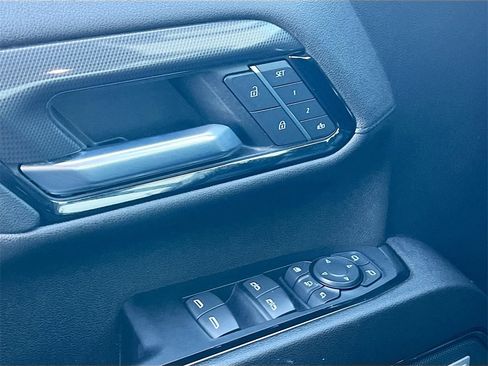 Used 2024 GMC Sierra 2500 AT4 w/ AT4 Premium Plus Package image 18