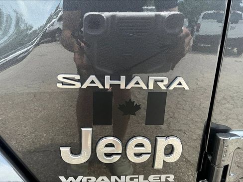 Used 2024 Jeep Wrangler Unlimited Sahara w/ Technology Group AWD/4WD image 22