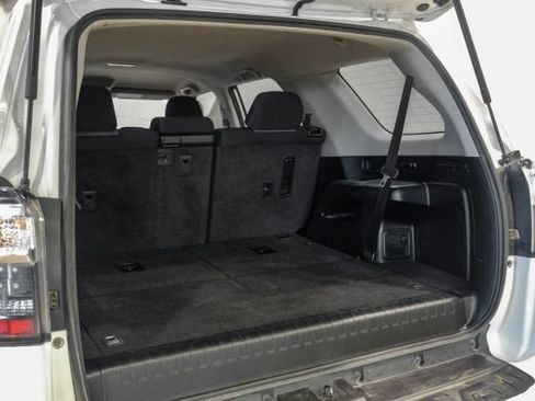 Used 2017 Toyota 4Runner SR5 RWD image 67