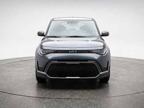 Used 2025 Kia Soul LX w/ LX Technology Package image 2