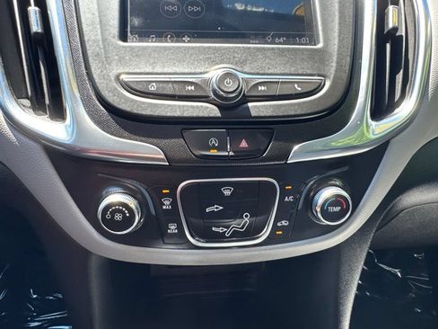 Used 2022 Chevrolet Equinox LT FWD image 19