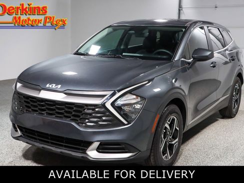 Used 2023 Kia Sportage LX image 1