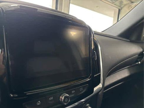 Used 2023 Chevrolet Traverse LT image 17