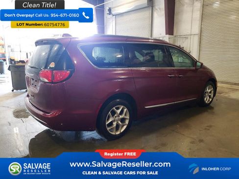 Used 2018 Chrysler Pacifica Touring-L Plus w/ Advanced Safetytec Group FWD image 4