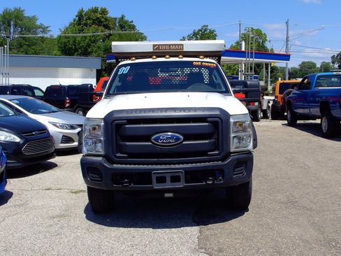 Used 2011 Ford F350 XL w/ Snow Plow Prep Pkg AWD/4WD image 2