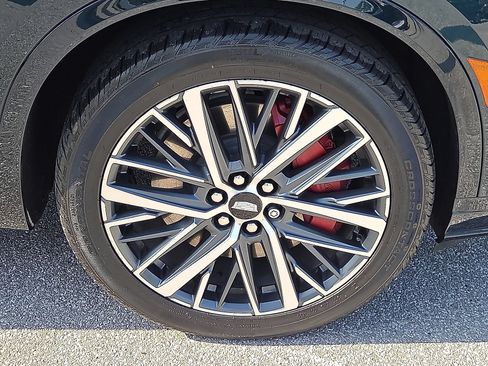 Used 2024 Cadillac XT6 Sport w/ Technology Package AWD/4WD image 7