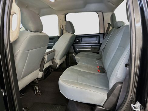 Used 2019 RAM 1500 Tradesman w/ Chrome Plus Package RWD image 28