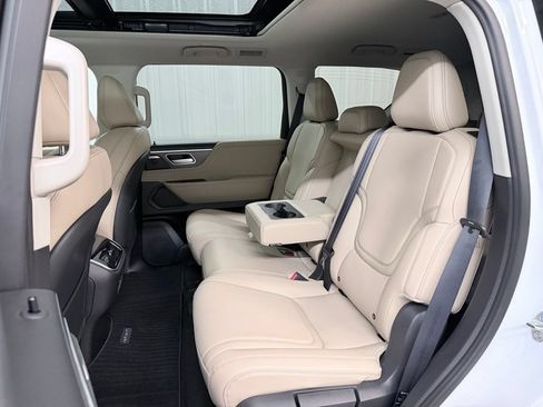 Certified 2026 INFINITI QX80 Pure RWD image 34