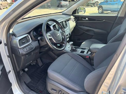 Used 2020 Kia Sorento LX w/ LX I4 Convenience Package FWD image 11