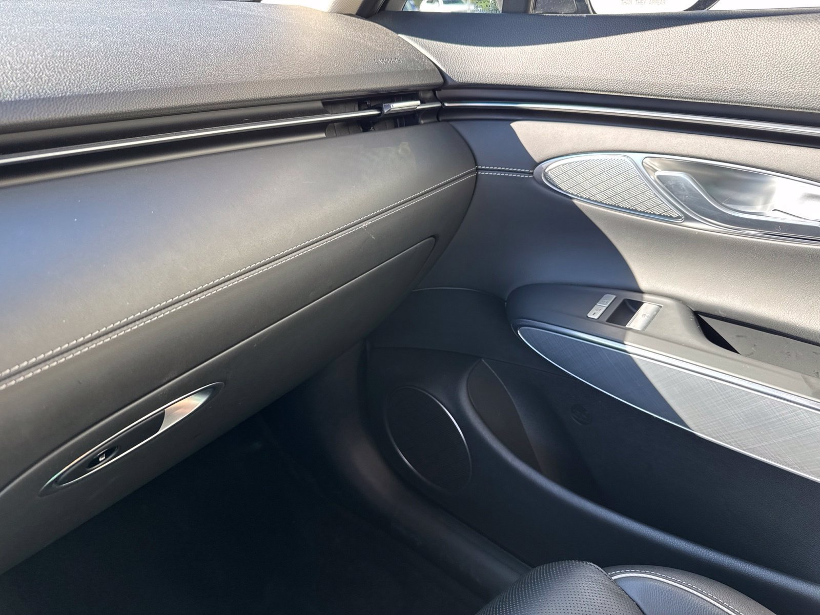 Used 2025 Genesis Electrified GV70 AWD/4WD image 31