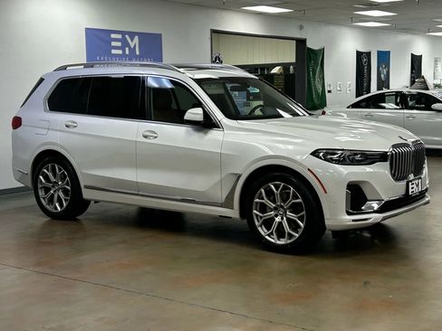 Used 2019 BMW X7 xDrive40i w/ Parking Assistance Package image 2