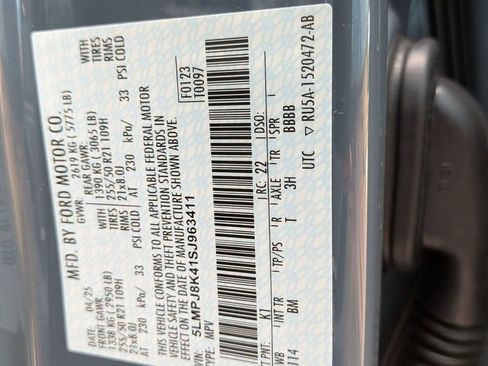 New 2025 Lincoln Nautilus Reserve image 37