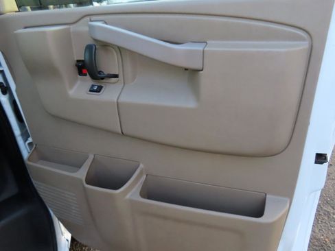 Used 2017 Chevrolet Express 2500 image 15