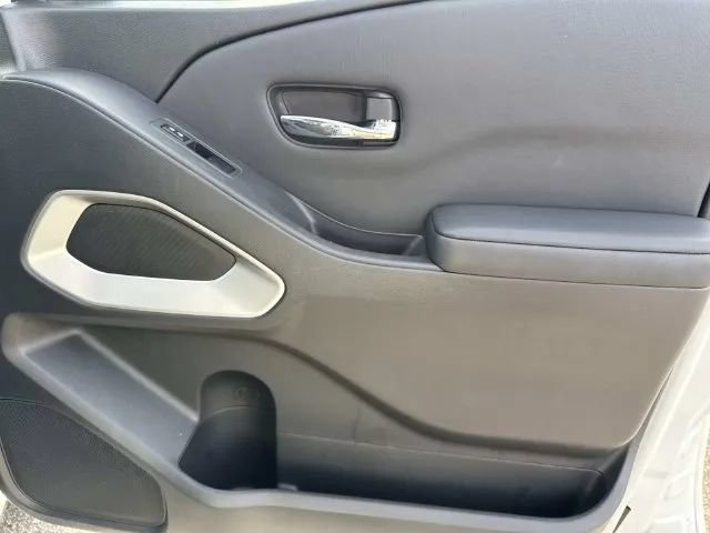 Used 2022 Nissan Frontier SV AWD/4WD image 23