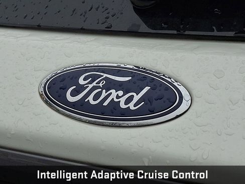 Used 2022 Ford Explorer XLT w/ Equipment Group 202A image 23