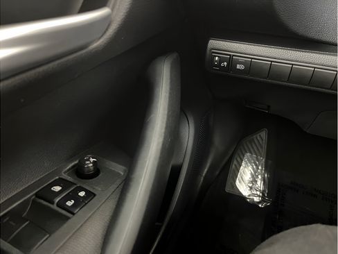 Used 2020 Toyota Corolla LE FWD image 23