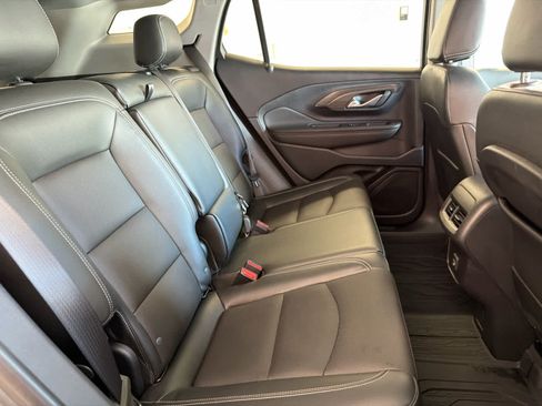 Used 2023 GMC Terrain SLT w/ Tech Package FWD image 33