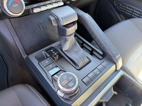 Used 2025 Toyota Tacoma TRD Off-Road AWD/4WD image 19