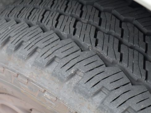 Used 2025 Ford F350 Lariat w/ Black Appearance Package image 10