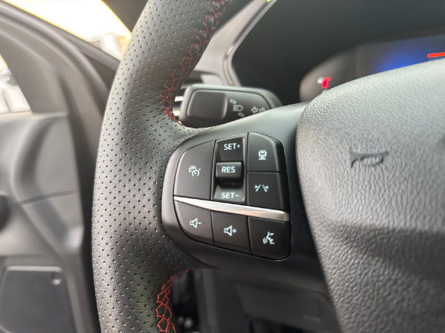 Used 2024 Ford Escape ST-Line w/ Tech Pack #1 AWD/4WD image 18