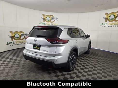Used 2024 Nissan Rogue SV AWD/4WD image 8