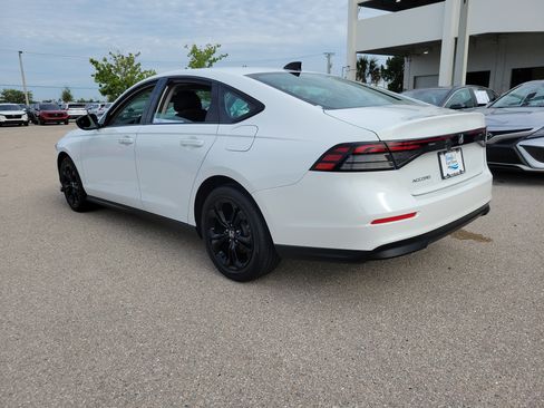 Used 2025 Honda Accord SE image 4