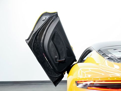 Used 2022 Maserati MC20 Coupe image 31