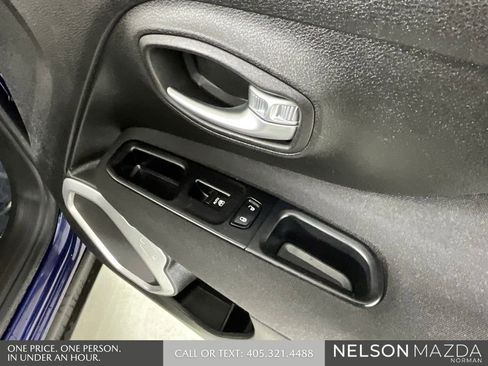 Used 2021 Jeep Renegade Latitude w/ Convenience Group FWD image 21