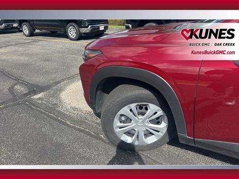 Used 2025 Chevrolet Trax LS image 5