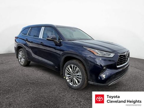 New 2026 Toyota Highlander Platinum image 7